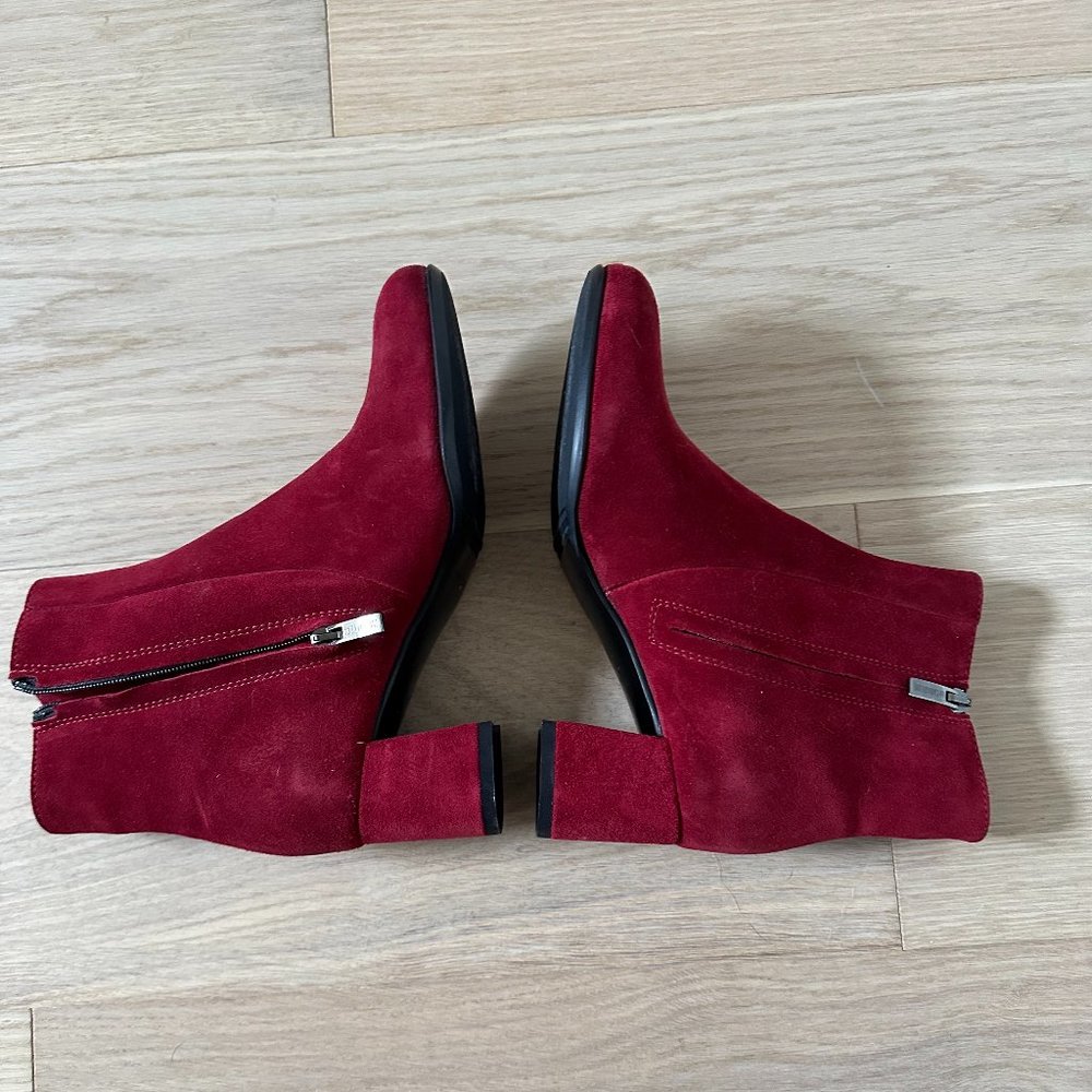 Like New La Canadienne Red Suede Boots in Size 5